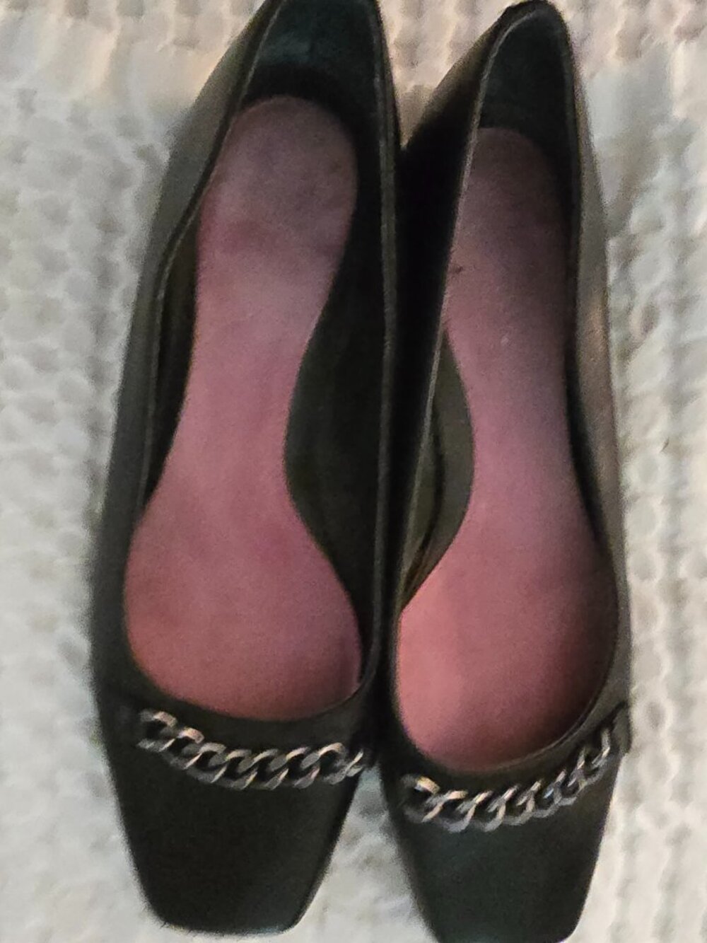 Square-toed flats